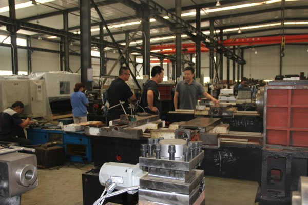 大（dà）連客戶來公司參觀（guān）考察