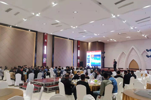 平原（yuán）地區機（jī）床展示暨客戶聯誼會召開（kāi）